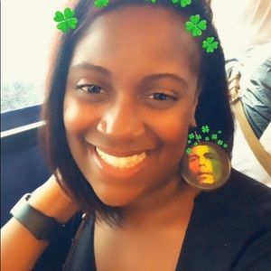 Meet your Posher, Ebony